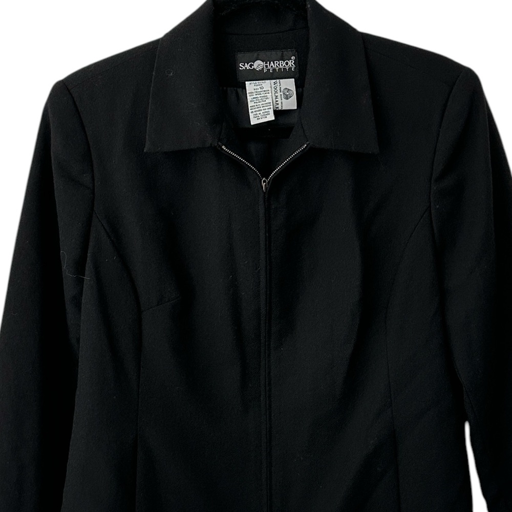 Sag Harbor 100% Wool Black Blazer.       Size: 10 - Picture 2 of 5